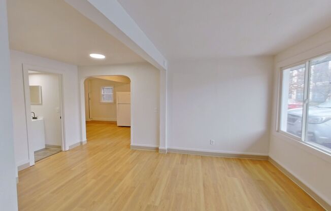 2 beds, 1 bath, $1,500, Unit A