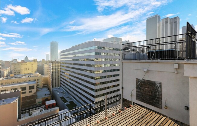 3 beds, 3 baths, 3,700 sqft, $6,990, Unit 1204