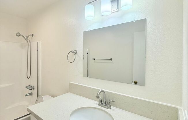 1 bed, 1 bath, $2,095, Unit 3
