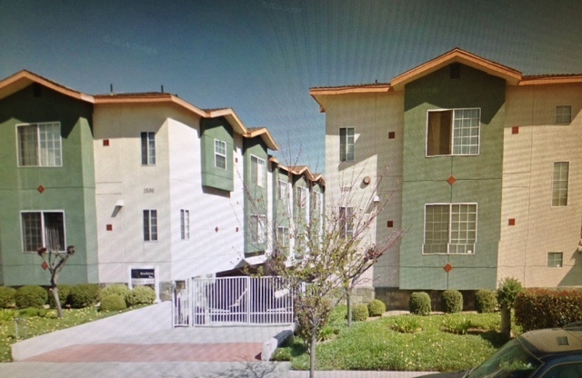 3bed/3bath Townhouse in San Gabriel - InveServe Corp