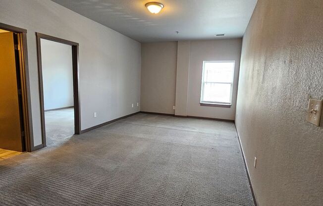 1 bed, 1 bath, 702 sqft, $1,295, Unit 108