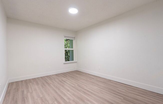 1 bed, 1 bath, 600 sqft, $1,295, Unit 44