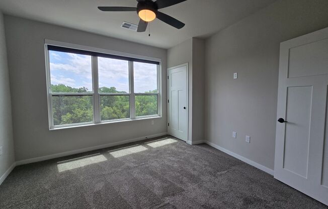 1 bed, 1 bath, 925 sqft, $2,060, Unit 8421-239