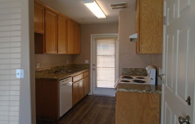 2 beds, 1 bath, $1,350, Unit Unit A