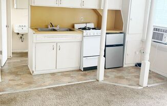 Studio, 1 bath, 235 sqft, $725, Unit 12
