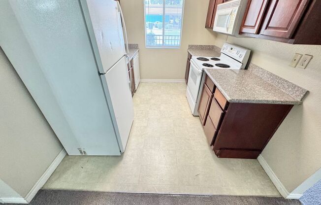 BEAUTIFUL 1 BEDROOM CONDO!