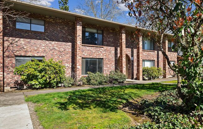 2 beds, 1.5 baths, 960 sqft, $1,495, Unit 6