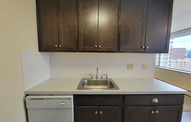 2 beds, 2 baths, 972 sqft, $1,795, Unit 901