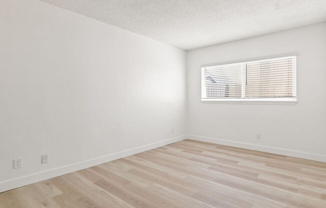 2 beds, 1 bath, 950 sqft, $2,475, Unit 48