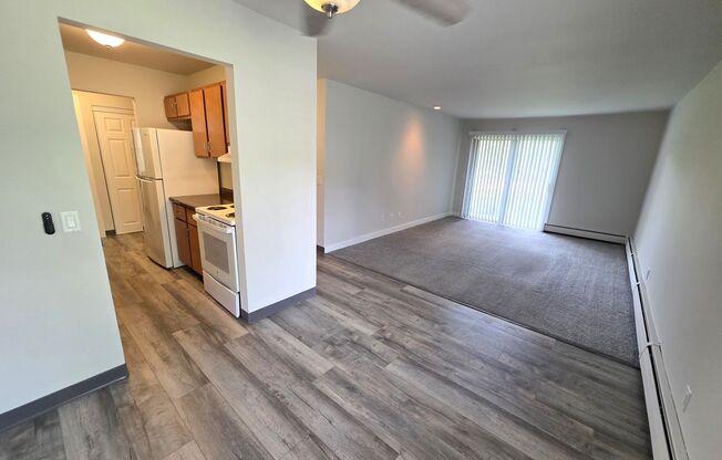 2 beds, 2 baths, 960 sqft, $1,395, Unit 21 - 111