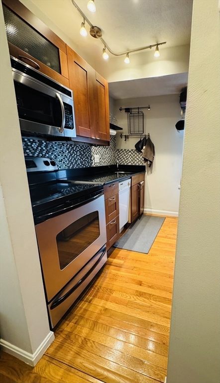 36 ASHLEY ST