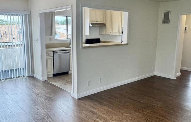 1217 S Ogden Dr 5