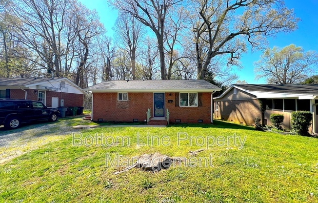 2011 HOLLY ST