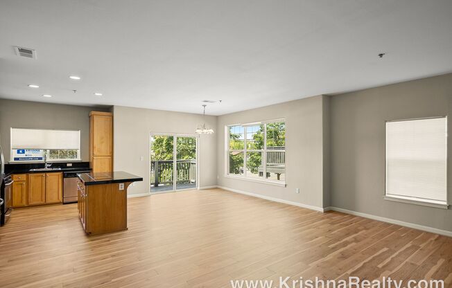 Spectacular 3BD* 2.5 BA* Condo*by Nike World Campus & Villa Sport*Walk to Max* W/S/G Included!