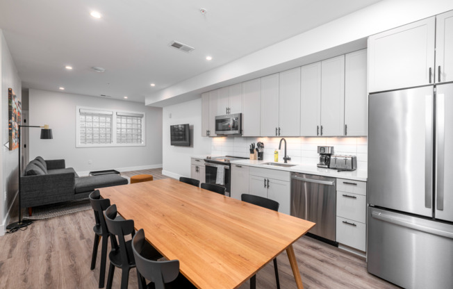 1 bed, 1 bath, 120 sqft, $1,000