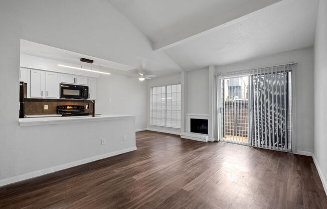 2 beds, 2 baths, 940 sqft, $1,499, Unit 424