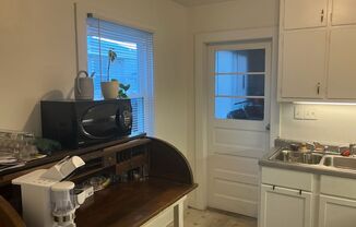 2 beds, 1 bath, $1,000