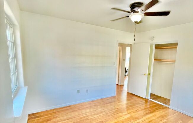 2 beds, 1 bath, 1,000 sqft, $2,995, Unit 4631 Narragansett Ave.