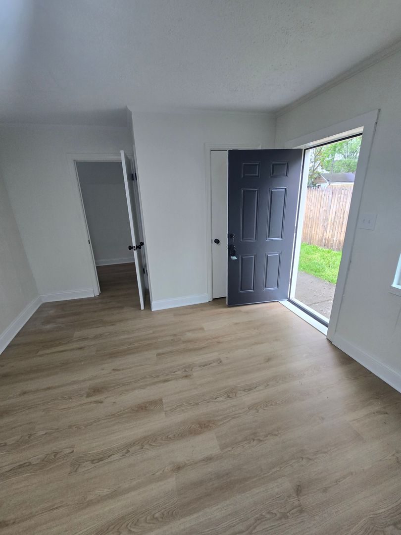 409 RYAN AVE