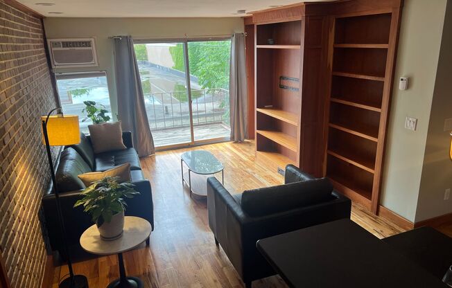 1 bed, 1 bath, 500 sqft, $2,300, Unit 30