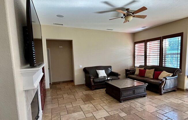 COMING SOON! Fair Oaks 4 Bedroom House for Rent in Canyon Country!