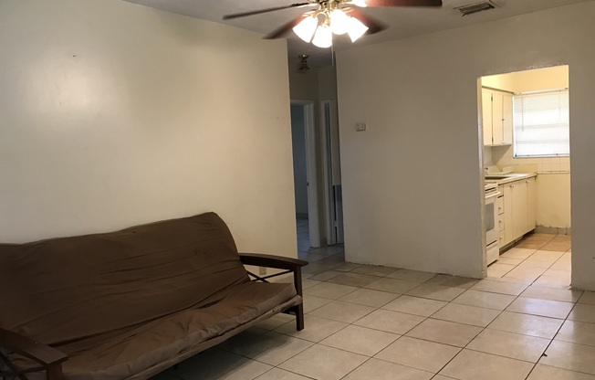 2 beds, 1 bath, 678 sqft, $2,079