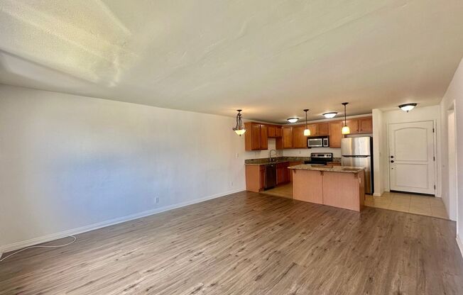 San Diego State Upgraded 1 BD / 1 BA W/ Parking & In-Unit Laundry!!