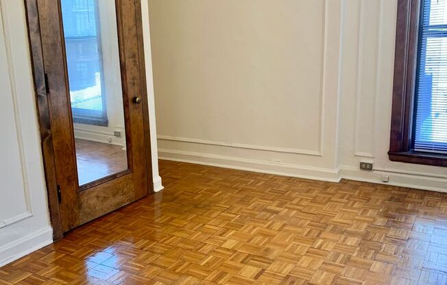 Studio, 1 bath, 300 sqft, $1,365, Unit 530-512