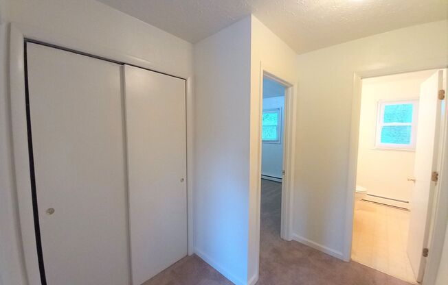 2 beds, 1 bath, 903 sqft, $1,170, Unit K-1