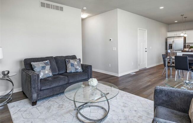 Charming 3 Bedroom Home in Urbandale!