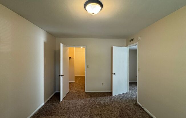 2 beds, 1 bath, $750, Unit 2017 Apt. A