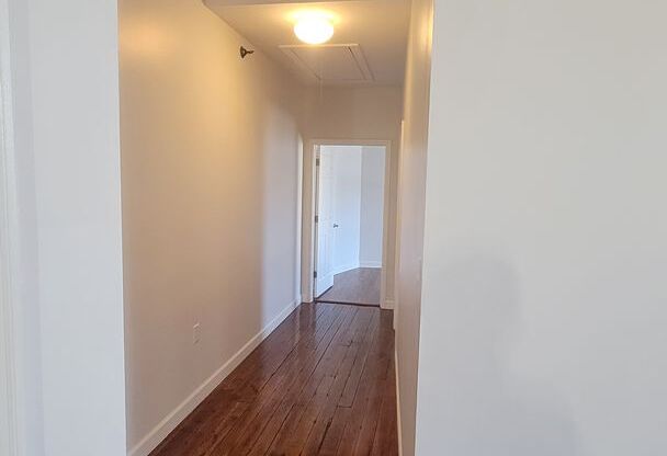 2 beds, 1 bath, 1,016 sqft, $2,650, Unit Suite 202