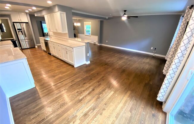 4 beds, 2.5 baths, $4,199
