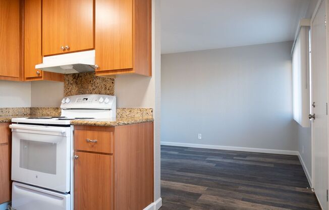 1 bed, 1 bath, 470 sqft, $1,950, Unit 041