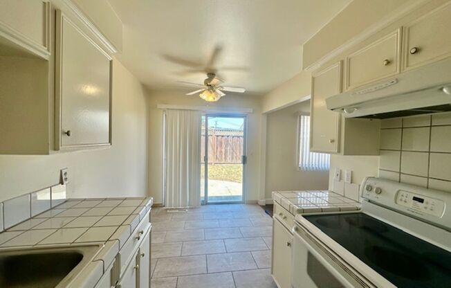 Beautiful Move-In Ready Two Bedroom Two Bath! Pet Allowed!