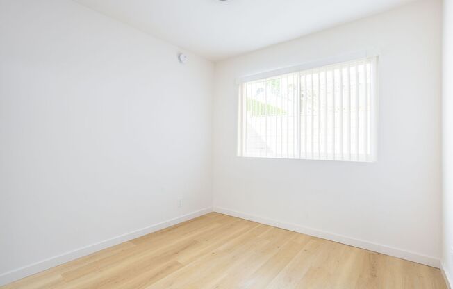 2 beds, 1 bath, 650 sqft, $2,399, Unit 112