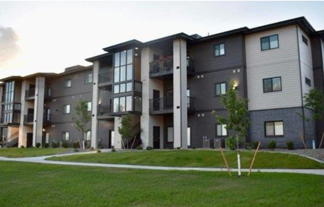 1 bed, 1 bath, 927 sqft, $1,695, Unit Z3610-103