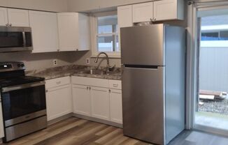 2 beds, 1 bath, $790, Unit Apt 5