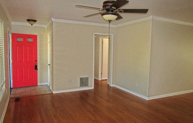 3 beds, 1 bath, $1,349