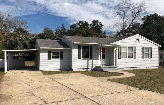 16 Mandalay Dr Pensacola, FL 32507. MOVE IN SPECIAL: HALF OFF first full month of rent!!!