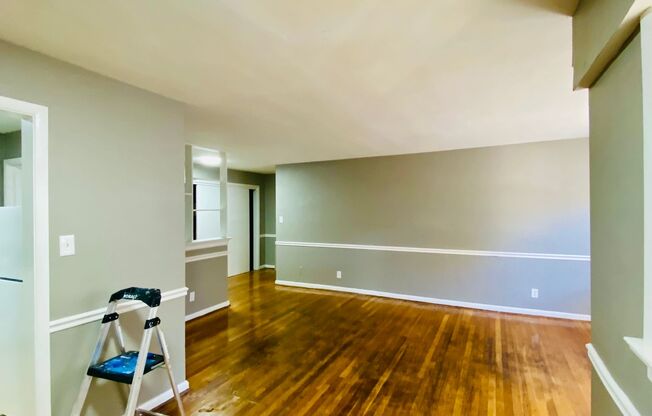 3 beds, 2 baths, $1,995, Unit Apt. 103