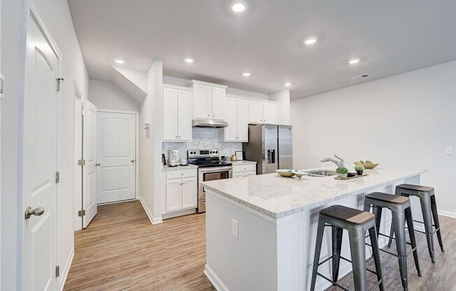 Practically New Townhome Minutes from DT Woodstock