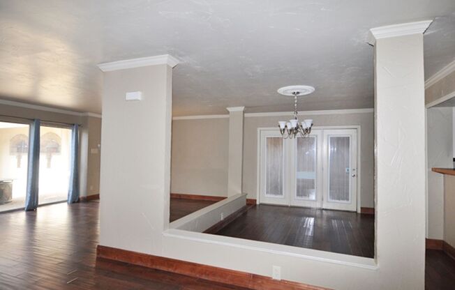 Bright 2-2.5-2 Duplex with Private Courtyard in Dallas!