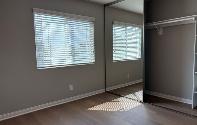 2 beds, 1 bath, 850 sqft, $2,760, Unit 1561M