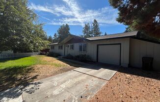 Great 3 Bed/2 Bath Single Family Home in NE Bend - Pheasant Court