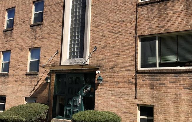 5604 Fifth Avenue-Claridge