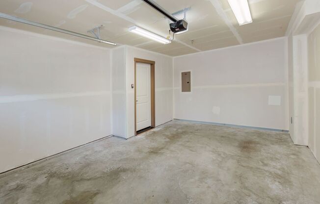 3 beds, 2.5 baths, 1,523 sqft, $2,665, Unit 03-31