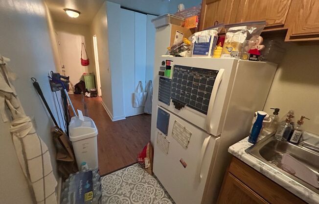 1 bed, 1 bath, $895, Unit 216