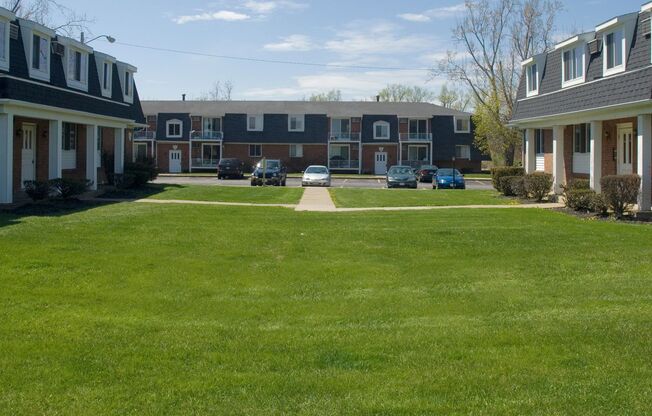 2 beds, 1 bath, 850 sqft, $1,275, Unit 820-7