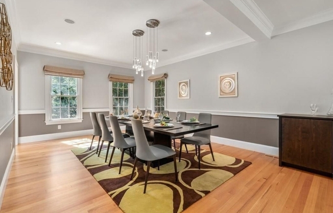 28 BURKE LN